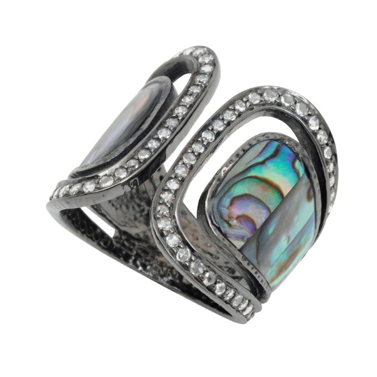 Abalone Shell Ring Decorated with Diamond