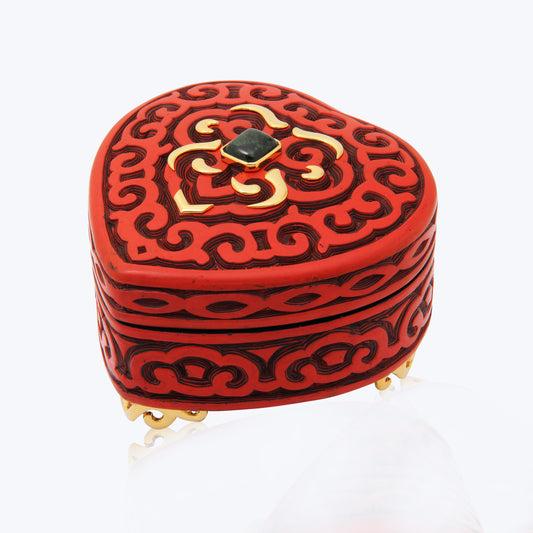 Red Lacquer box with Maw Sit Sit